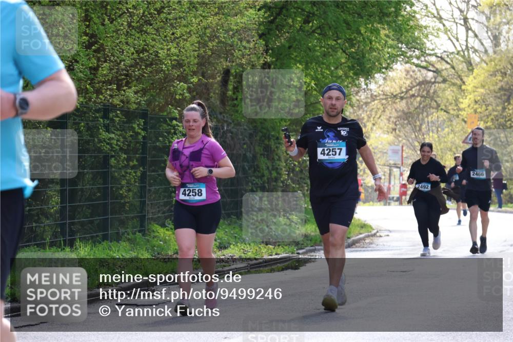 12.04.2026 - 45. Internationalen Wilhelmsburger Insellauf Yannick Fuchs http://msf.ph/oto/9499246 12.04.2026 11:05:20 Laufen 4258, 10, 4257, 2492, 2466 meine-sportfotos.de