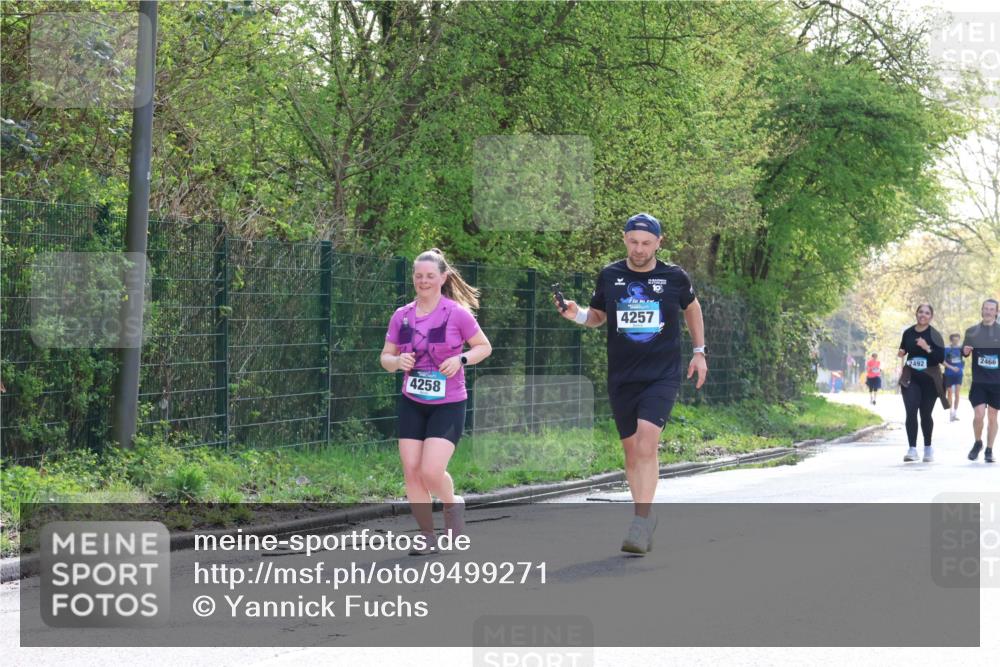 12.04.2026 - 45. Internationalen Wilhelmsburger Insellauf Yannick Fuchs http://msf.ph/oto/9499271 12.04.2026 11:05:22 Laufen 4258, 4257, 10, 2492, 2466 meine-sportfotos.de