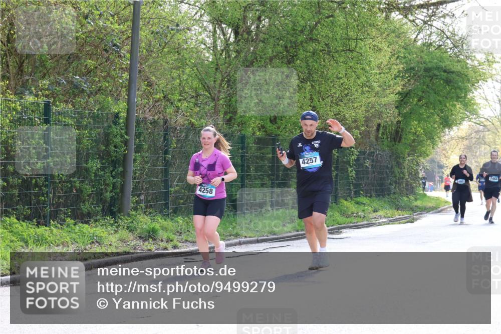 12.04.2026 - 45. Internationalen Wilhelmsburger Insellauf Yannick Fuchs http://msf.ph/oto/9499279 12.04.2026 11:05:23 Laufen 4258, 4257, 2492, 2466 meine-sportfotos.de