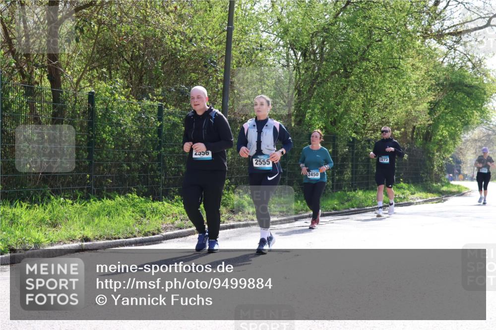 12.04.2026 - 45. Internationalen Wilhelmsburger Insellauf Yannick Fuchs http://msf.ph/oto/9499884 12.04.2026 11:08:17 Laufen 2555, 2450, 3273, 2056 meine-sportfotos.de