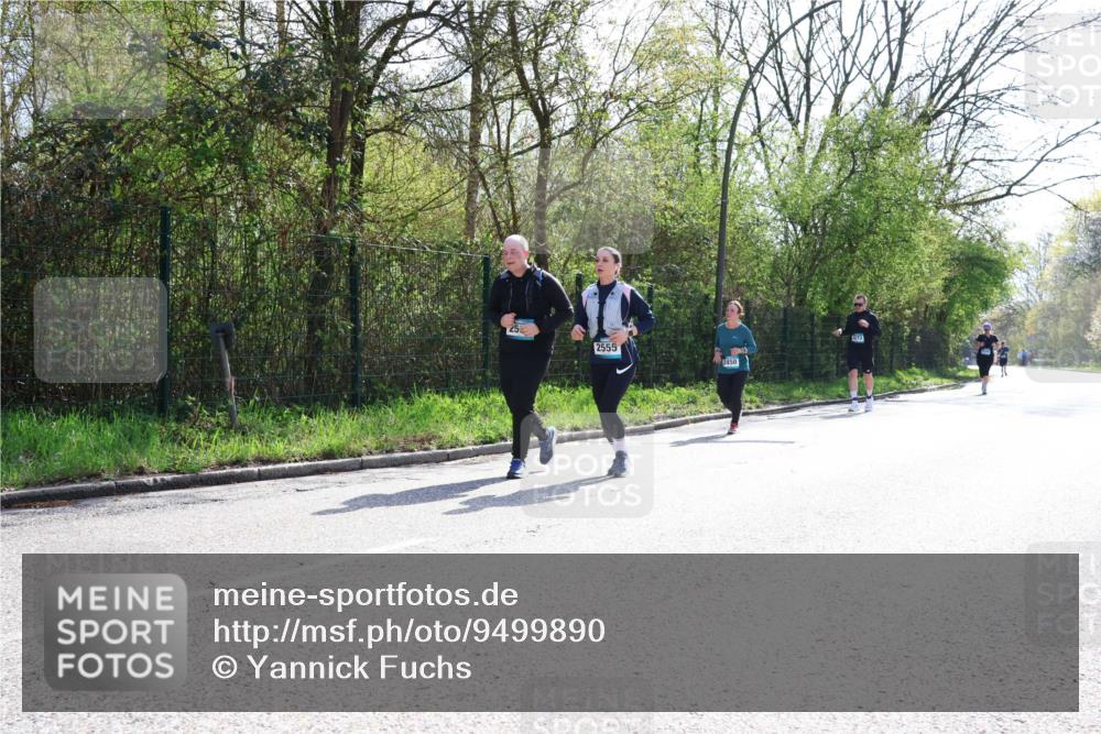 12.04.2026 - 45. Internationalen Wilhelmsburger Insellauf Yannick Fuchs http://msf.ph/oto/9499890 12.04.2026 11:08:19 Laufen 25, 2555, 2450 meine-sportfotos.de
