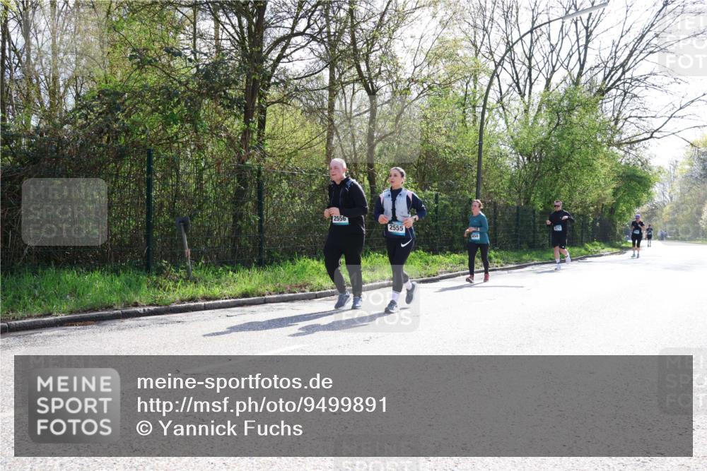 12.04.2026 - 45. Internationalen Wilhelmsburger Insellauf Yannick Fuchs http://msf.ph/oto/9499891 12.04.2026 11:08:19 Laufen 2556, 2555, 450 meine-sportfotos.de