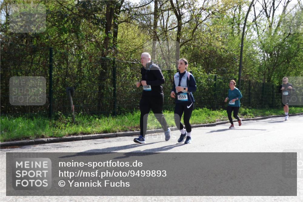 12.04.2026 - 45. Internationalen Wilhelmsburger Insellauf Yannick Fuchs http://msf.ph/oto/9499893 12.04.2026 11:08:19 Laufen 2556, 2555, 2450, 1273 meine-sportfotos.de