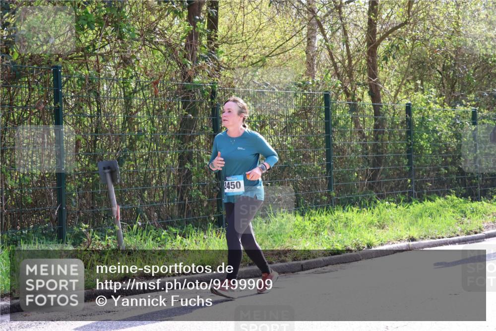 12.04.2026 - 45. Internationalen Wilhelmsburger Insellauf Yannick Fuchs http://msf.ph/oto/9499909 12.04.2026 11:08:21 Laufen 2450 meine-sportfotos.de