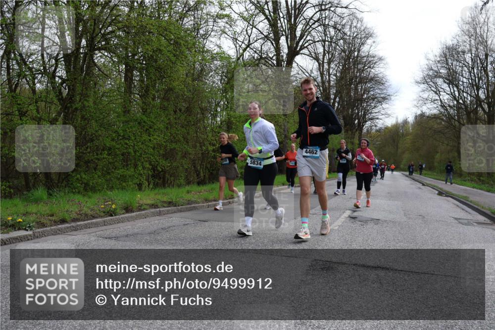 12.04.2026 - 45. Internationalen Wilhelmsburger Insellauf Yannick Fuchs http://msf.ph/oto/9499912 12.04.2026 13:16:04 Laufen 5834, 4462, 2339, 4456 meine-sportfotos.de