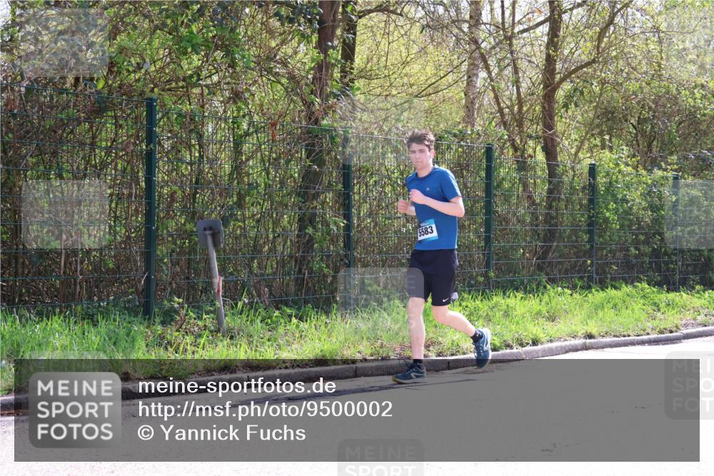 12.04.2026 - 45. Internationalen Wilhelmsburger Insellauf Yannick Fuchs http://msf.ph/oto/9500002 12.04.2026 11:08:40 Laufen 5583 meine-sportfotos.de