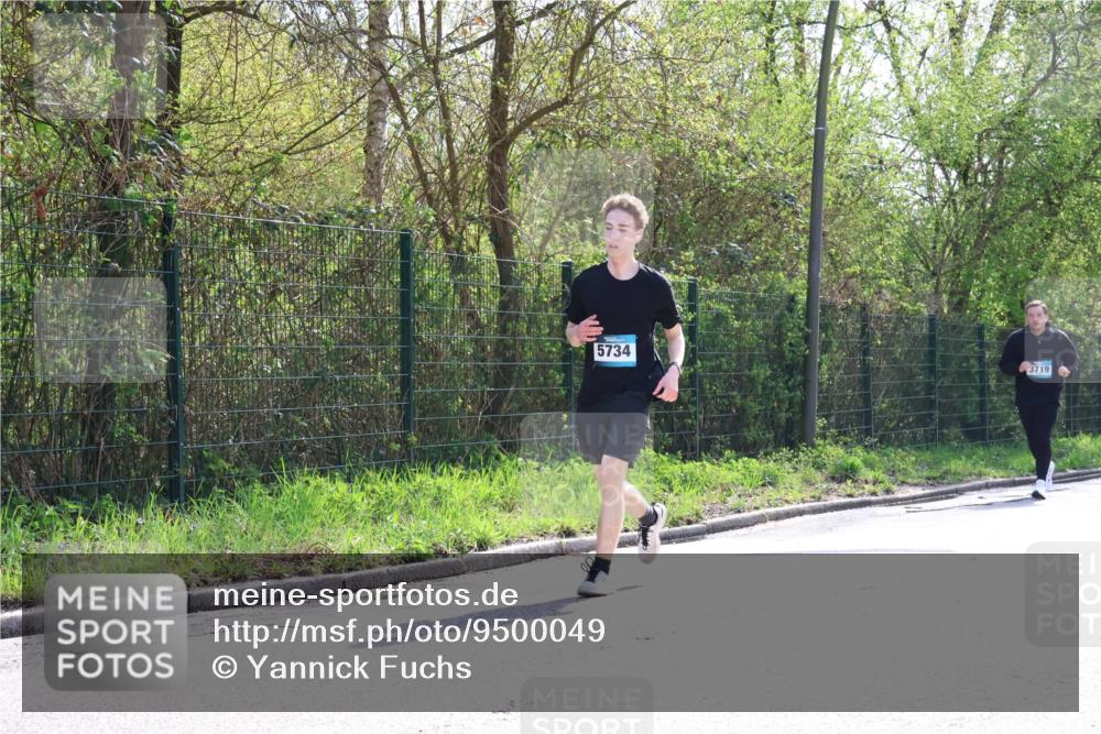 12.04.2026 - 45. Internationalen Wilhelmsburger Insellauf Yannick Fuchs http://msf.ph/oto/9500049 12.04.2026 11:09:25 Laufen 5734, 3719 meine-sportfotos.de