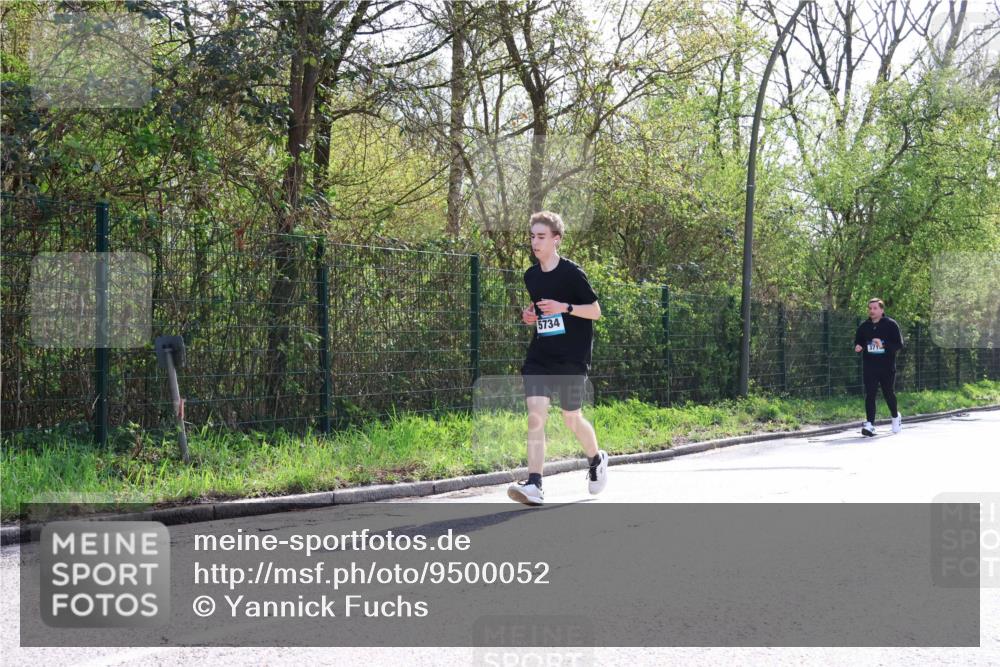 12.04.2026 - 45. Internationalen Wilhelmsburger Insellauf Yannick Fuchs http://msf.ph/oto/9500052 12.04.2026 11:09:26 Laufen 5734, 371 meine-sportfotos.de