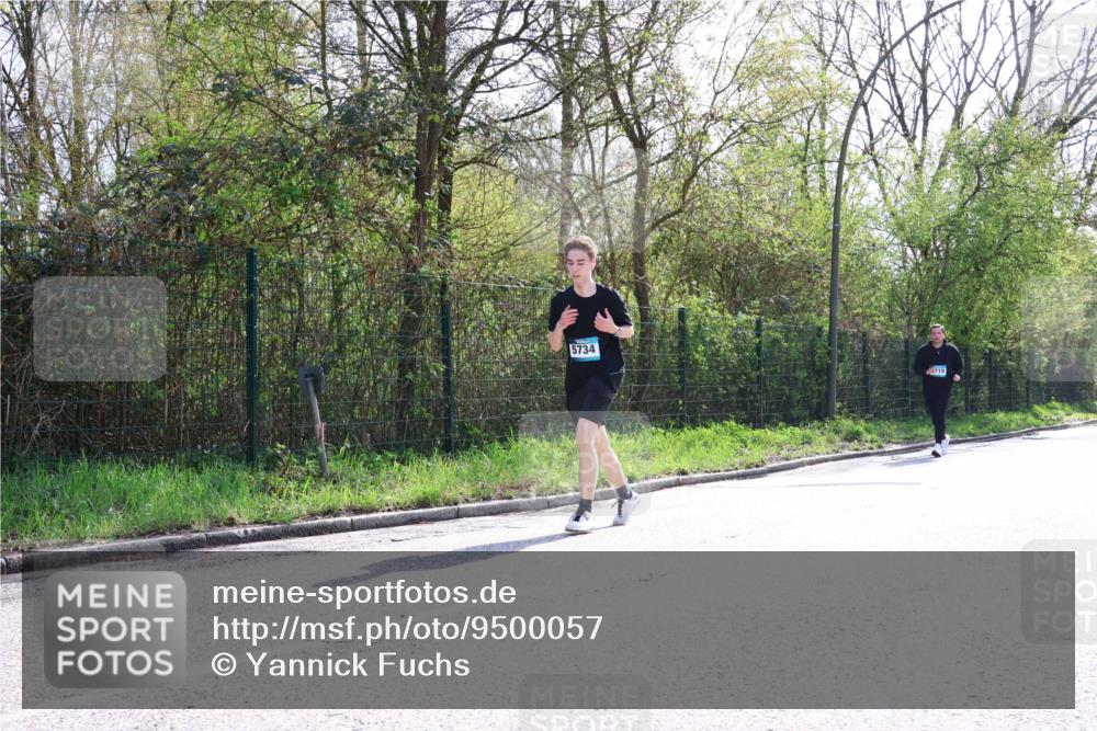 12.04.2026 - 45. Internationalen Wilhelmsburger Insellauf Yannick Fuchs http://msf.ph/oto/9500057 12.04.2026 11:09:26 Laufen 5734, 719 meine-sportfotos.de
