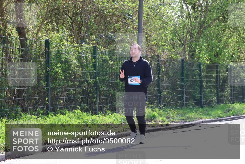 12.04.2026 - 45. Internationalen Wilhelmsburger Insellauf Yannick Fuchs http://msf.ph/oto/9500062 12.04.2026 11:09:28 Laufen 371 meine-sportfotos.de