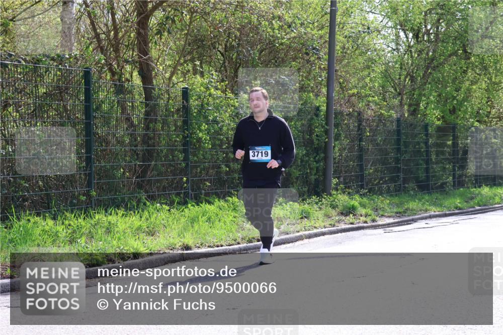12.04.2026 - 45. Internationalen Wilhelmsburger Insellauf Yannick Fuchs http://msf.ph/oto/9500066 12.04.2026 11:09:28 Laufen 3719 meine-sportfotos.de