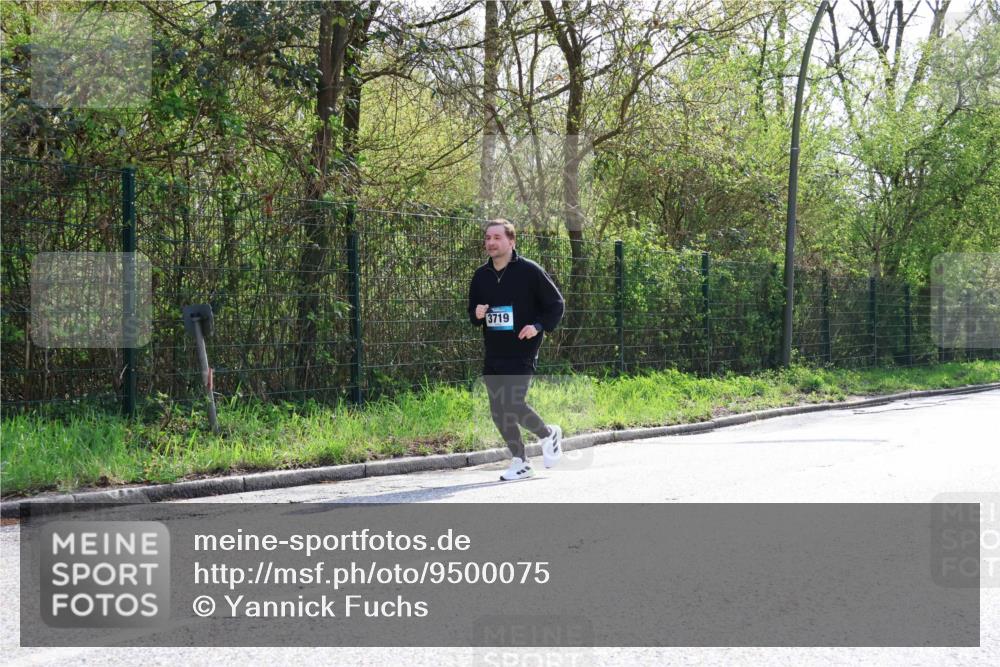 12.04.2026 - 45. Internationalen Wilhelmsburger Insellauf Yannick Fuchs http://msf.ph/oto/9500075 12.04.2026 11:09:29 Laufen 3719 meine-sportfotos.de