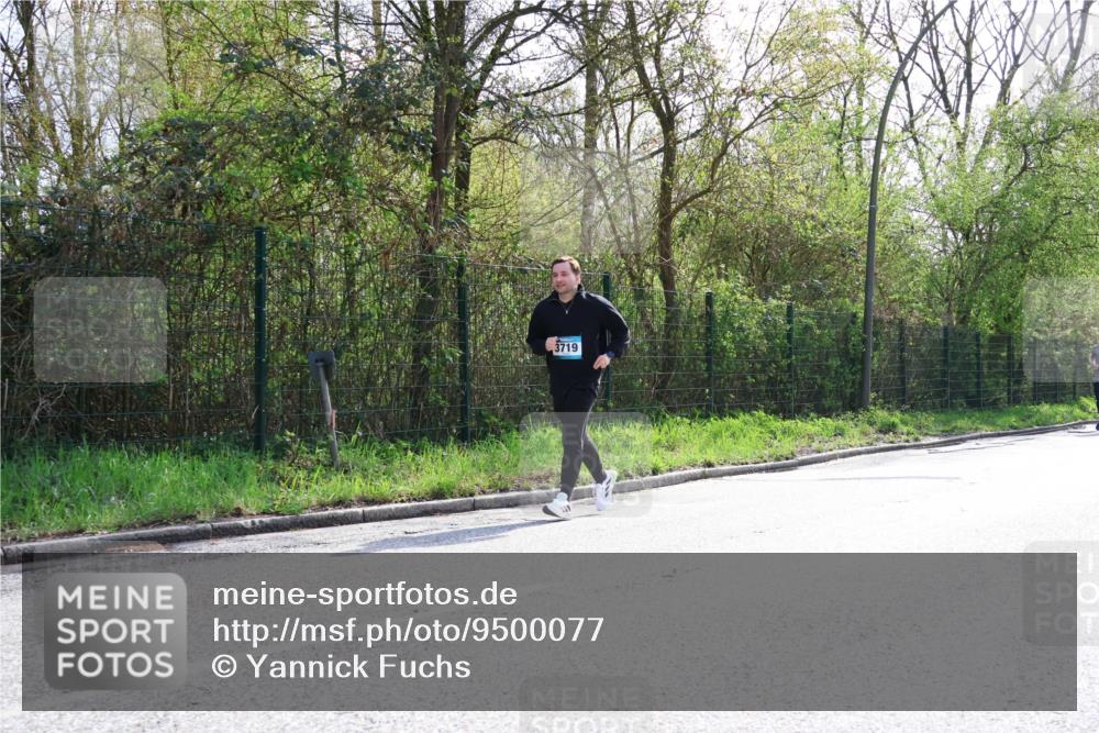 12.04.2026 - 45. Internationalen Wilhelmsburger Insellauf Yannick Fuchs http://msf.ph/oto/9500077 12.04.2026 11:09:29 Laufen 3719 meine-sportfotos.de