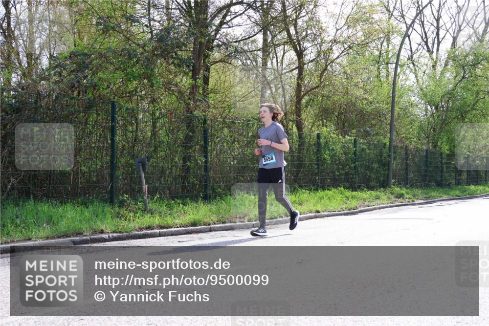 12.04.2026 - 45. Internationalen Wilhelmsburger Insellauf Yannick Fuchs http://msf.ph/oto/9500099 12.04.2026 11:09:35 Laufen 5558 meine-sportfotos.de