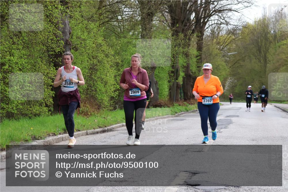 12.04.2026 - 45. Internationalen Wilhelmsburger Insellauf Yannick Fuchs http://msf.ph/oto/9500100 12.04.2026 13:16:31 Laufen 2587, 2909, 2397 meine-sportfotos.de
