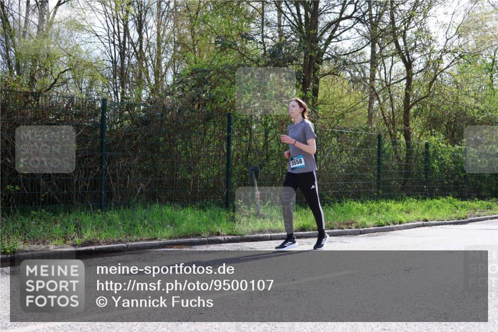 12.04.2026 - 45. Internationalen Wilhelmsburger Insellauf Yannick Fuchs http://msf.ph/oto/9500107 12.04.2026 11:09:36 Laufen 5558 meine-sportfotos.de