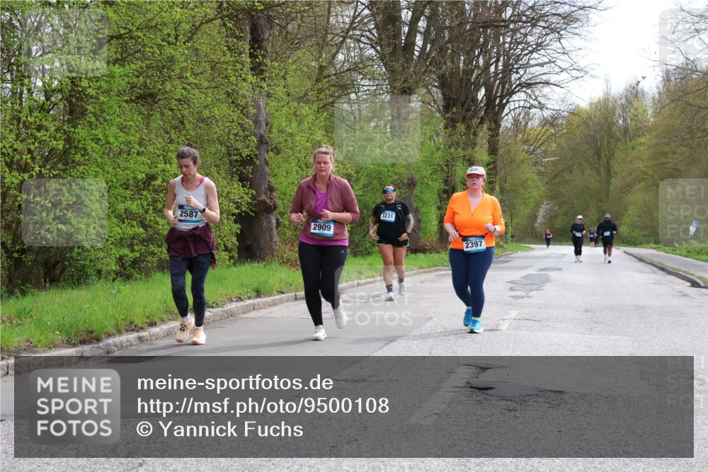 12.04.2026 - 45. Internationalen Wilhelmsburger Insellauf Yannick Fuchs http://msf.ph/oto/9500108 12.04.2026 13:16:32 Laufen 2587, 2909, 3231, 2397 meine-sportfotos.de