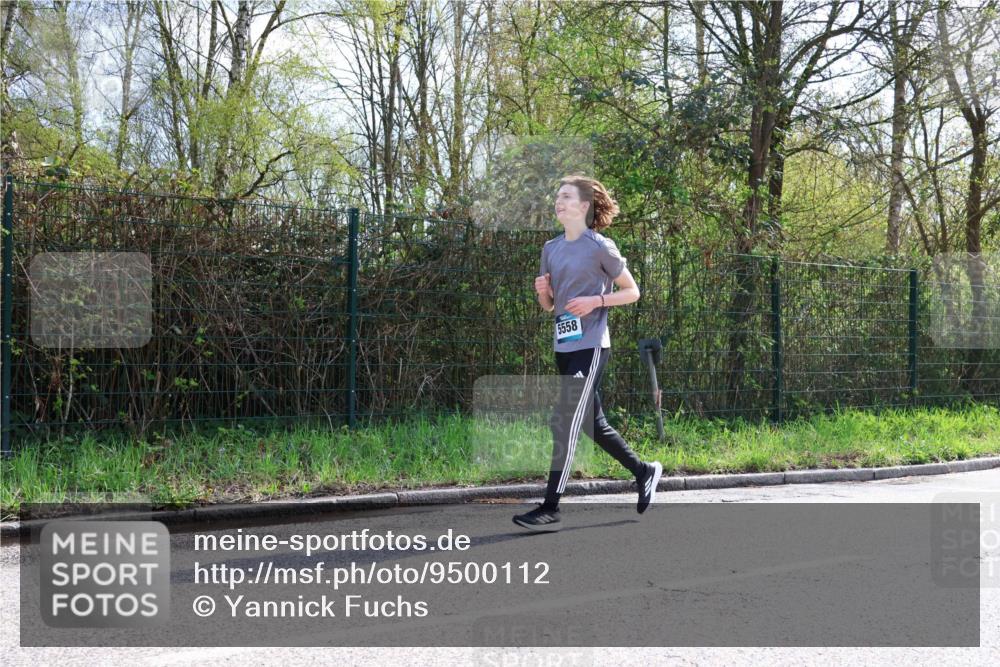12.04.2026 - 45. Internationalen Wilhelmsburger Insellauf Yannick Fuchs http://msf.ph/oto/9500112 12.04.2026 11:09:37 Laufen 5558 meine-sportfotos.de