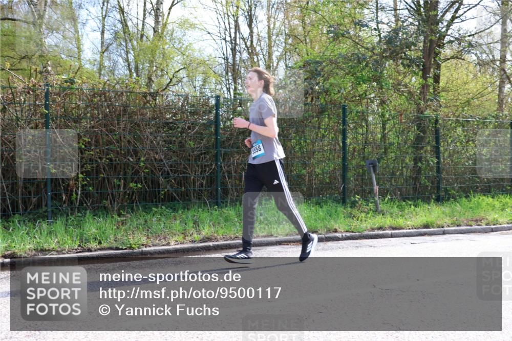 12.04.2026 - 45. Internationalen Wilhelmsburger Insellauf Yannick Fuchs http://msf.ph/oto/9500117 12.04.2026 11:09:37 Laufen 5558 meine-sportfotos.de