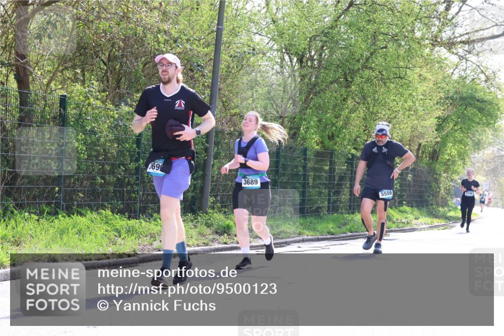 12.04.2026 - 45. Internationalen Wilhelmsburger Insellauf Yannick Fuchs http://msf.ph/oto/9500123 12.04.2026 11:09:42 Laufen 69, 3689, 5559, 3196 meine-sportfotos.de
