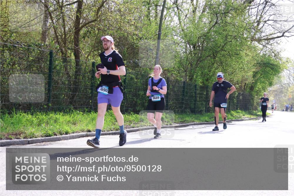 12.04.2026 - 45. Internationalen Wilhelmsburger Insellauf Yannick Fuchs http://msf.ph/oto/9500128 12.04.2026 11:09:42 Laufen 3690, 3689, 5559, 3196 meine-sportfotos.de