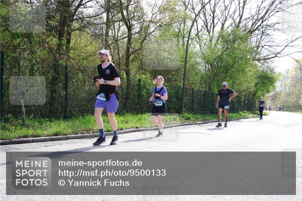 12.04.2026 - 45. Internationalen Wilhelmsburger Insellauf Yannick Fuchs http://msf.ph/oto/9500133 12.04.2026 11:09:43 Laufen 2, 3690, 3689, 5559 meine-sportfotos.de