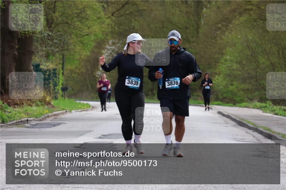 12.04.2026 - 45. Internationalen Wilhelmsburger Insellauf Yannick Fuchs http://msf.ph/oto/9500173 12.04.2026 13:16:42 Laufen 3835, 3836 meine-sportfotos.de