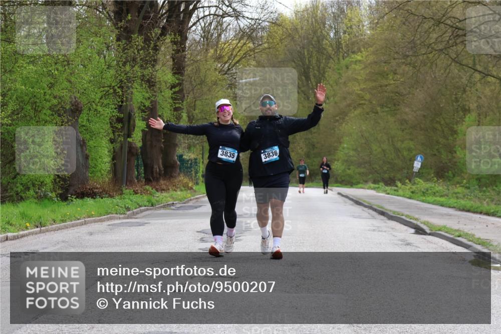 12.04.2026 - 45. Internationalen Wilhelmsburger Insellauf Yannick Fuchs http://msf.ph/oto/9500207 12.04.2026 13:16:46 Laufen 3835, 3836 meine-sportfotos.de