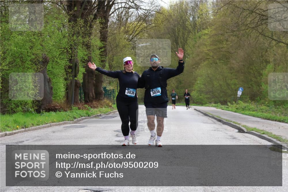 12.04.2026 - 45. Internationalen Wilhelmsburger Insellauf Yannick Fuchs http://msf.ph/oto/9500209 12.04.2026 13:16:46 Laufen 3835, 3836 meine-sportfotos.de