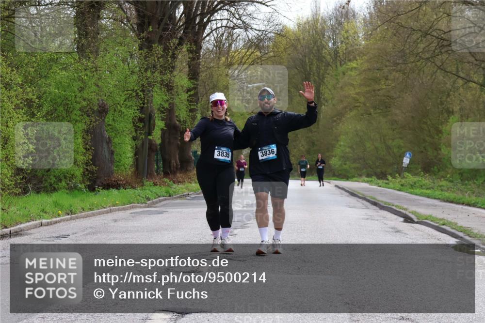 12.04.2026 - 45. Internationalen Wilhelmsburger Insellauf Yannick Fuchs http://msf.ph/oto/9500214 12.04.2026 13:16:47 Laufen 3835, 3836 meine-sportfotos.de
