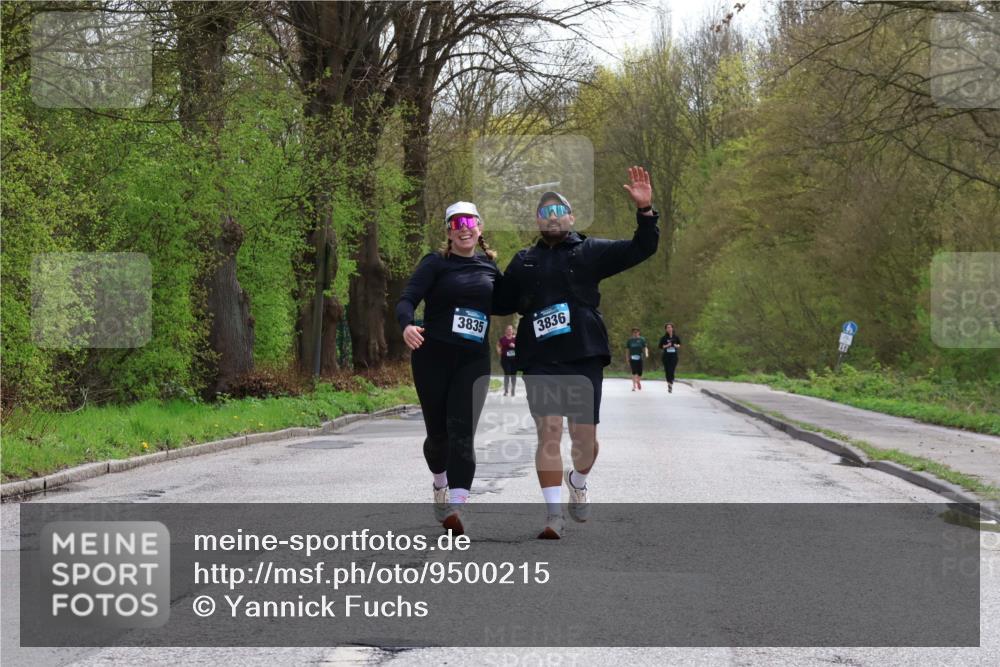 12.04.2026 - 45. Internationalen Wilhelmsburger Insellauf Yannick Fuchs http://msf.ph/oto/9500215 12.04.2026 13:16:47 Laufen 3835, 3836 meine-sportfotos.de