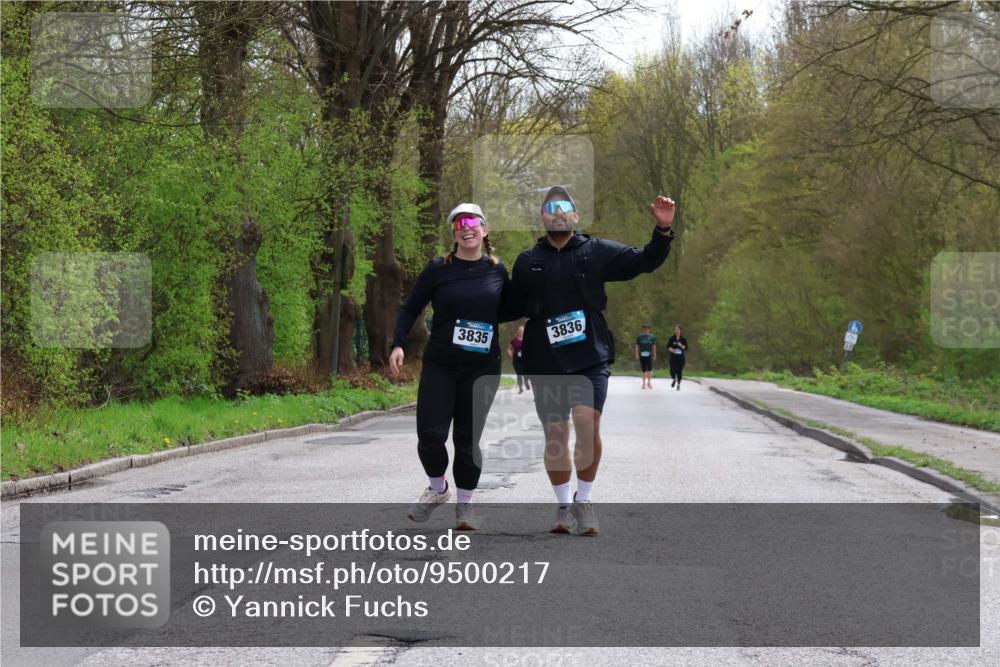 12.04.2026 - 45. Internationalen Wilhelmsburger Insellauf Yannick Fuchs http://msf.ph/oto/9500217 12.04.2026 13:16:47 Laufen 3835, 3836 meine-sportfotos.de