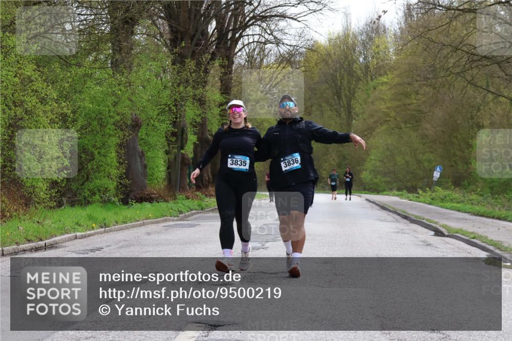 12.04.2026 - 45. Internationalen Wilhelmsburger Insellauf Yannick Fuchs http://msf.ph/oto/9500219 12.04.2026 13:16:47 Laufen 3835, 3836 meine-sportfotos.de