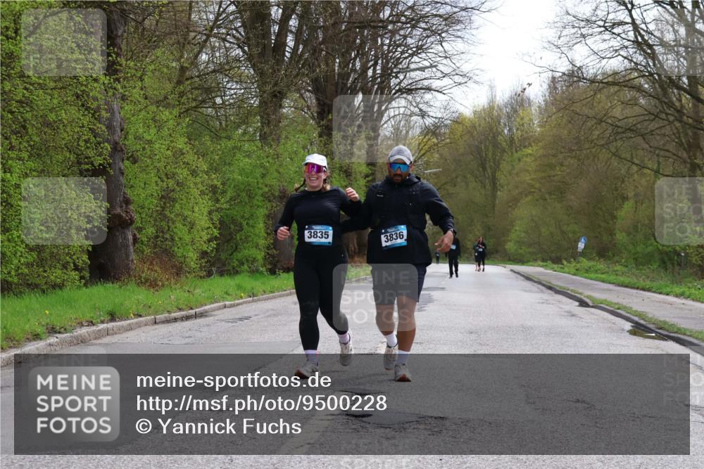 12.04.2026 - 45. Internationalen Wilhelmsburger Insellauf Yannick Fuchs http://msf.ph/oto/9500228 12.04.2026 13:16:49 Laufen 3835, 3836 meine-sportfotos.de