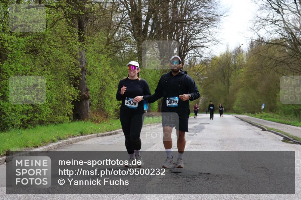 12.04.2026 - 45. Internationalen Wilhelmsburger Insellauf Yannick Fuchs http://msf.ph/oto/9500232 12.04.2026 13:16:50 Laufen 3835, 3836 meine-sportfotos.de