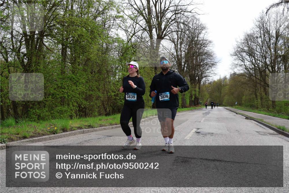 12.04.2026 - 45. Internationalen Wilhelmsburger Insellauf Yannick Fuchs http://msf.ph/oto/9500242 12.04.2026 13:16:52 Laufen 3835, 3836 meine-sportfotos.de