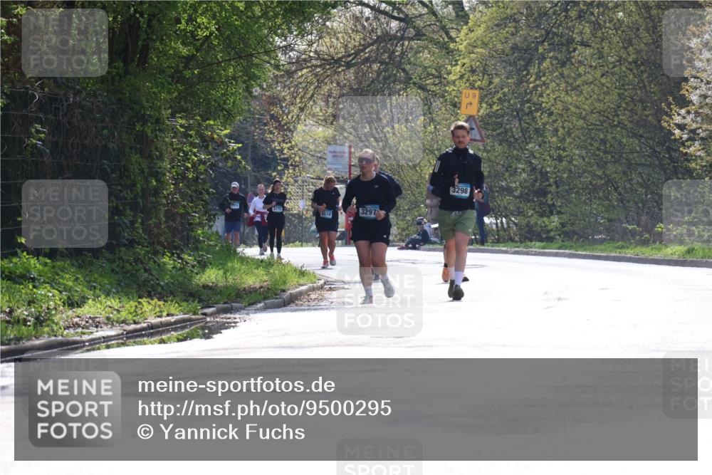 12.04.2026 - 45. Internationalen Wilhelmsburger Insellauf Yannick Fuchs http://msf.ph/oto/9500295 12.04.2026 11:10:44 Laufen 3775, 4519, 3297, 9, 3298 meine-sportfotos.de