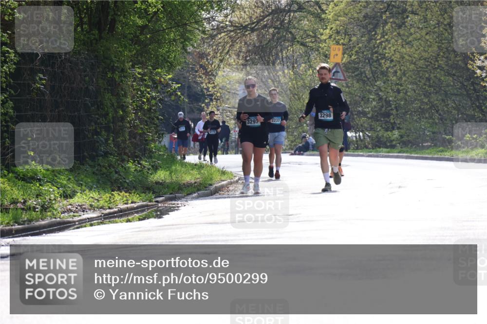 12.04.2026 - 45. Internationalen Wilhelmsburger Insellauf Yannick Fuchs http://msf.ph/oto/9500299 12.04.2026 11:10:45 Laufen 3775, 3297, 2237, 3298, 9 meine-sportfotos.de