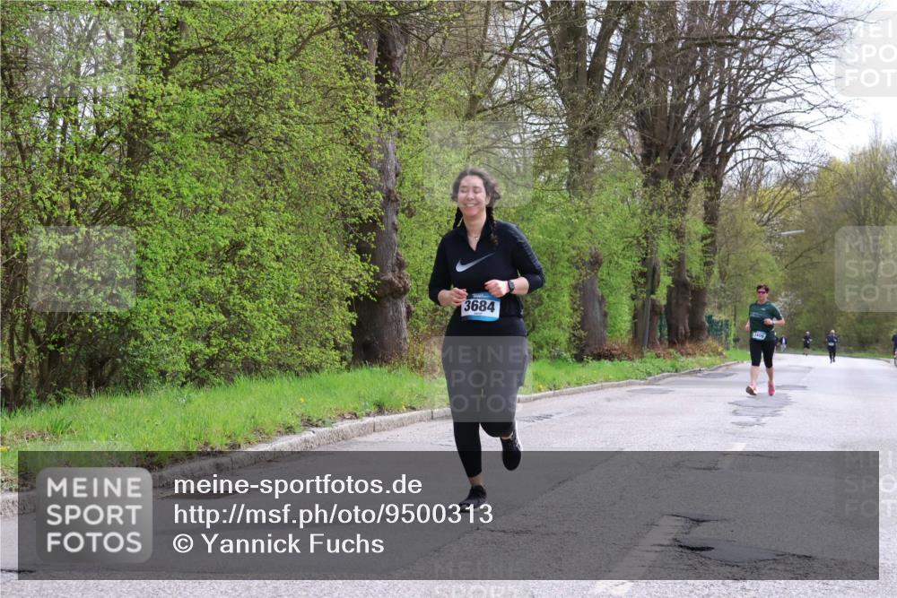 12.04.2026 - 45. Internationalen Wilhelmsburger Insellauf Yannick Fuchs http://msf.ph/oto/9500313 12.04.2026 13:17:16 Laufen 3684, 3409 meine-sportfotos.de