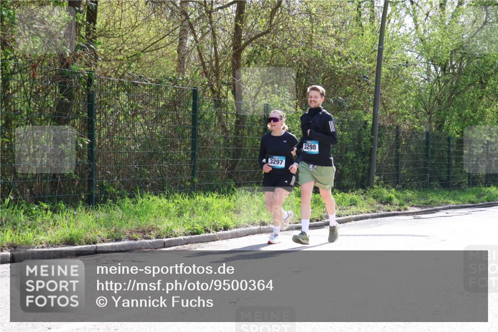 12.04.2026 - 45. Internationalen Wilhelmsburger Insellauf Yannick Fuchs http://msf.ph/oto/9500364 12.04.2026 11:10:59 Laufen 3297, 3298 meine-sportfotos.de