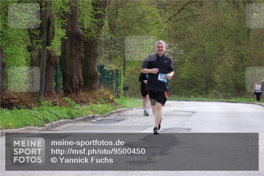 12.04.2026 - 45. Internationalen Wilhelmsburger Insellauf Yannick Fuchs http://msf.ph/oto/9500450 12.04.2026 13:18:05 Laufen 2038 meine-sportfotos.de