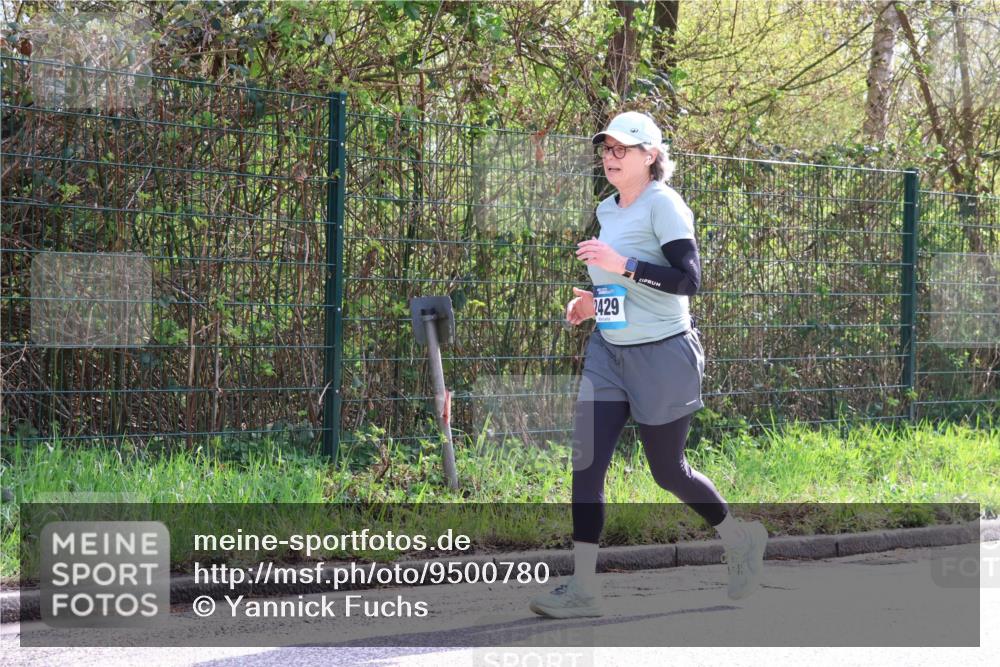 12.04.2026 - 45. Internationalen Wilhelmsburger Insellauf Yannick Fuchs http://msf.ph/oto/9500780 12.04.2026 11:12:34 Laufen 2429 meine-sportfotos.de