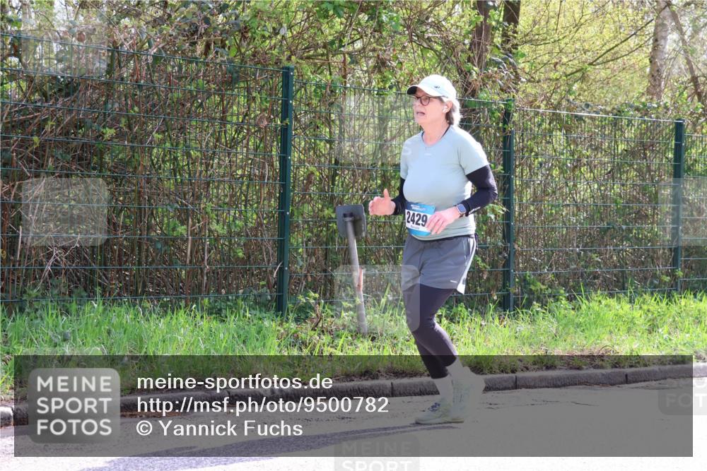 12.04.2026 - 45. Internationalen Wilhelmsburger Insellauf Yannick Fuchs http://msf.ph/oto/9500782 12.04.2026 11:12:34 Laufen 2429 meine-sportfotos.de