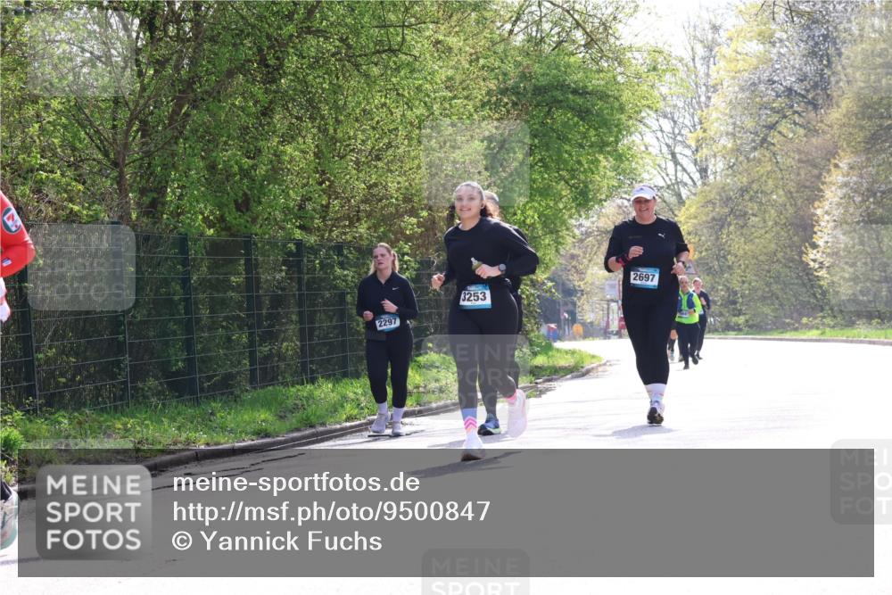 12.04.2026 - 45. Internationalen Wilhelmsburger Insellauf Yannick Fuchs http://msf.ph/oto/9500847 12.04.2026 11:12:46 Laufen 2297, 3253, 2697 meine-sportfotos.de