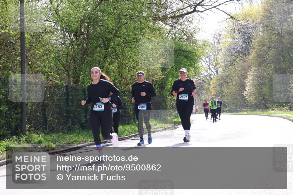 12.04.2026 - 45. Internationalen Wilhelmsburger Insellauf Yannick Fuchs http://msf.ph/oto/9500862 12.04.2026 11:12:47 Laufen 3253, 297, 2698, 2697 meine-sportfotos.de