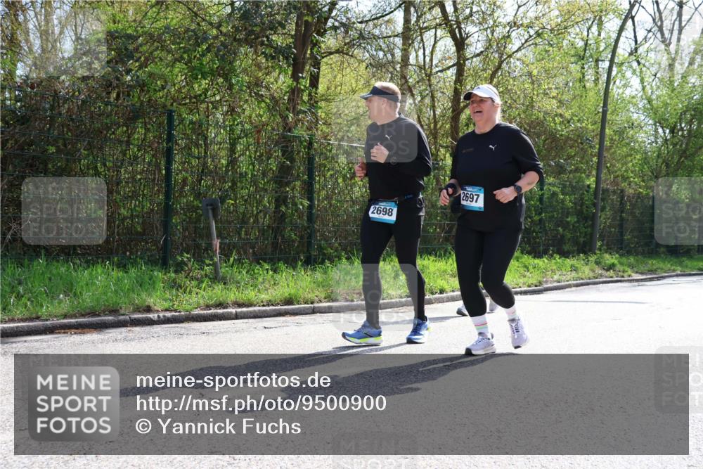 12.04.2026 - 45. Internationalen Wilhelmsburger Insellauf Yannick Fuchs http://msf.ph/oto/9500900 12.04.2026 11:12:52 Laufen 2698, 2697 meine-sportfotos.de