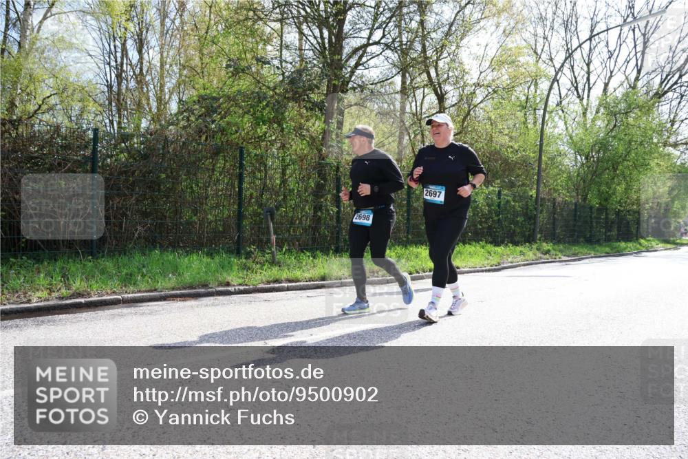 12.04.2026 - 45. Internationalen Wilhelmsburger Insellauf Yannick Fuchs http://msf.ph/oto/9500902 12.04.2026 11:12:53 Laufen 2698, 2697 meine-sportfotos.de