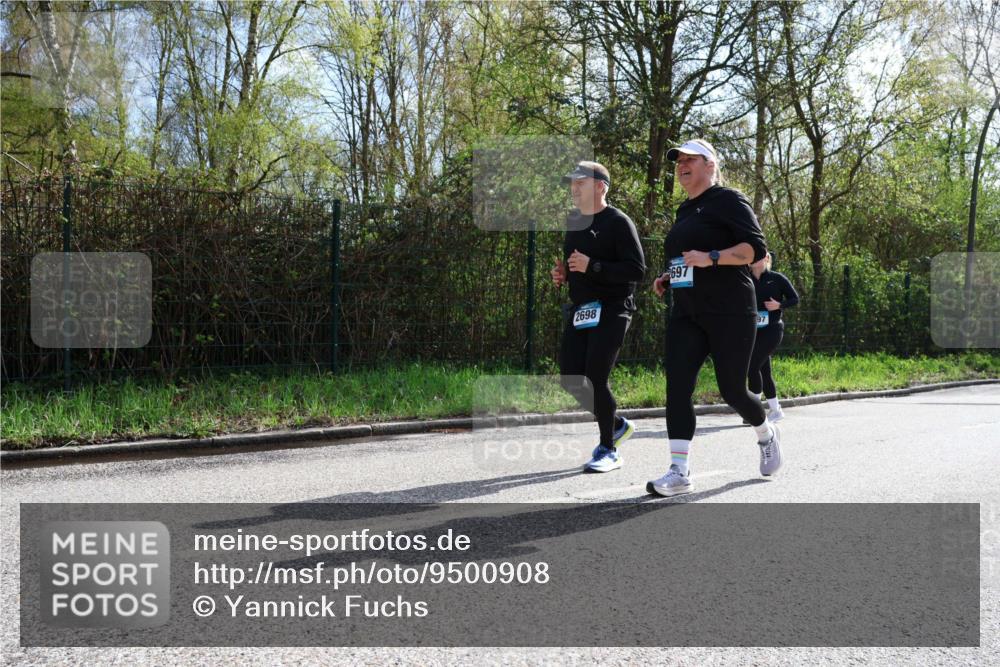 12.04.2026 - 45. Internationalen Wilhelmsburger Insellauf Yannick Fuchs http://msf.ph/oto/9500908 12.04.2026 11:12:53 Laufen 2698, 697 meine-sportfotos.de