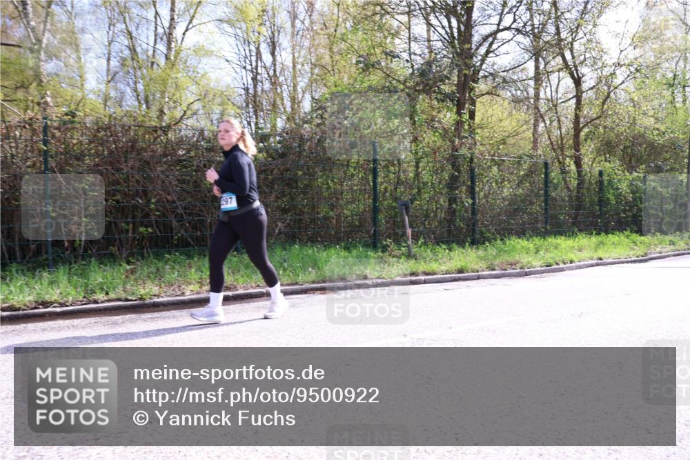 12.04.2026 - 45. Internationalen Wilhelmsburger Insellauf Yannick Fuchs http://msf.ph/oto/9500922 12.04.2026 11:12:55 Laufen 297 meine-sportfotos.de