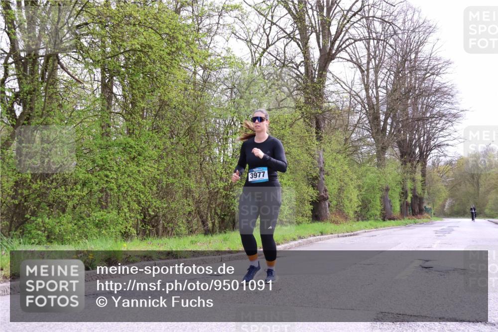 12.04.2026 - 45. Internationalen Wilhelmsburger Insellauf Yannick Fuchs http://msf.ph/oto/9501091 12.04.2026 13:22:52 Laufen 3977 meine-sportfotos.de